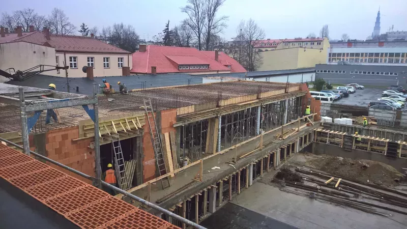 Budowa krytej pływalni przy IV Liceum Ogólnokształcącym im. H. Sienkiewicza w Częstochowie - zdjęcie 2